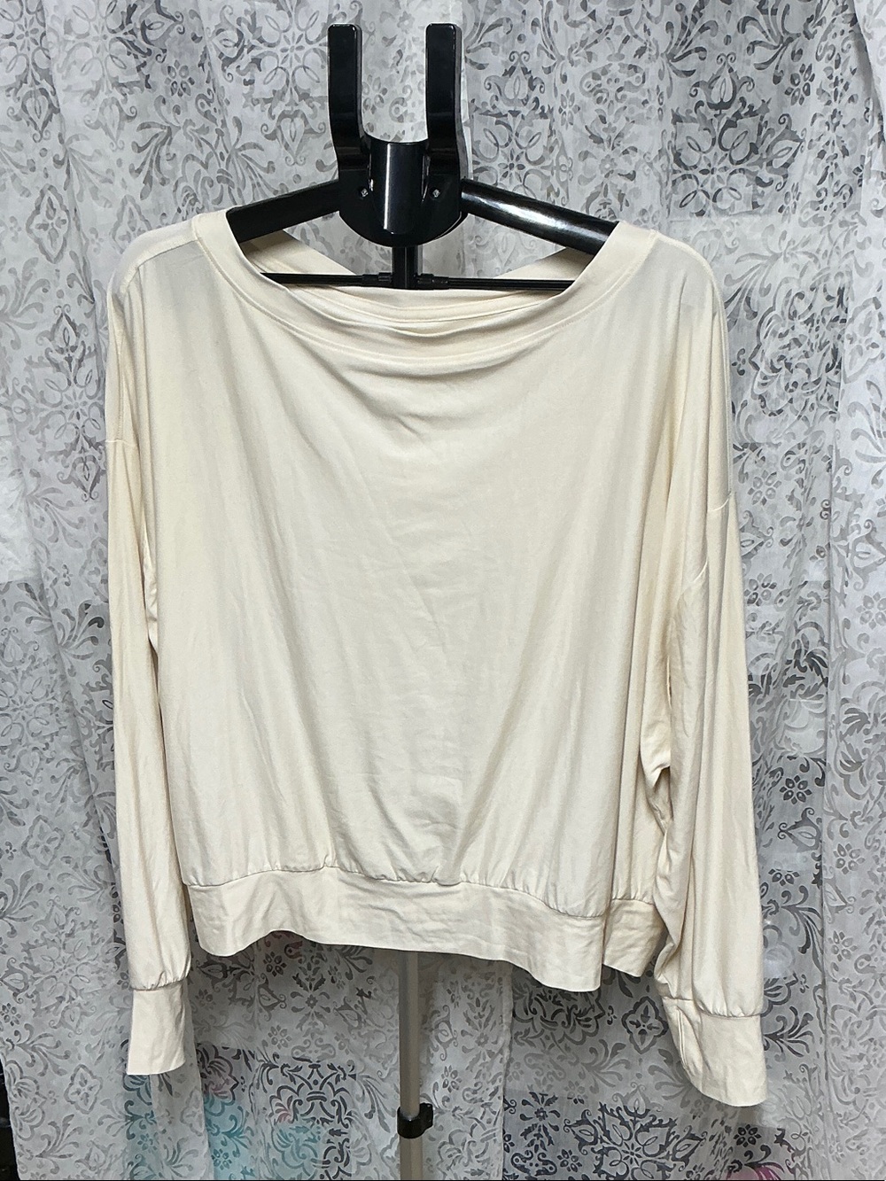 🩷 Old Navy Cream Boatneck Long Sleeve Top